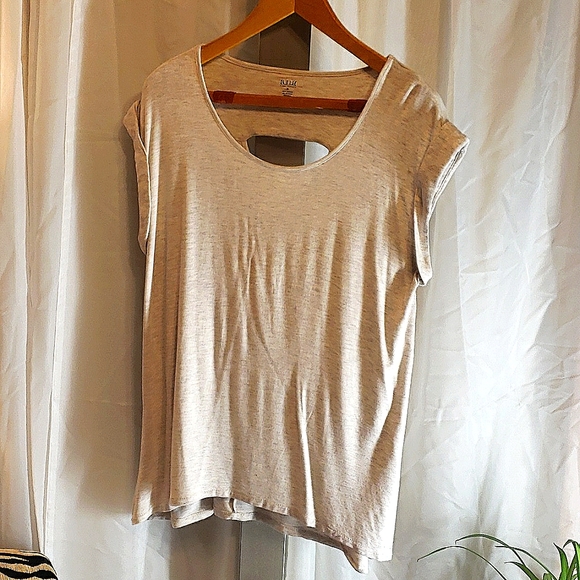 a.n.a Tops - Light grey w pink, tan scoop neck tee Sz xl